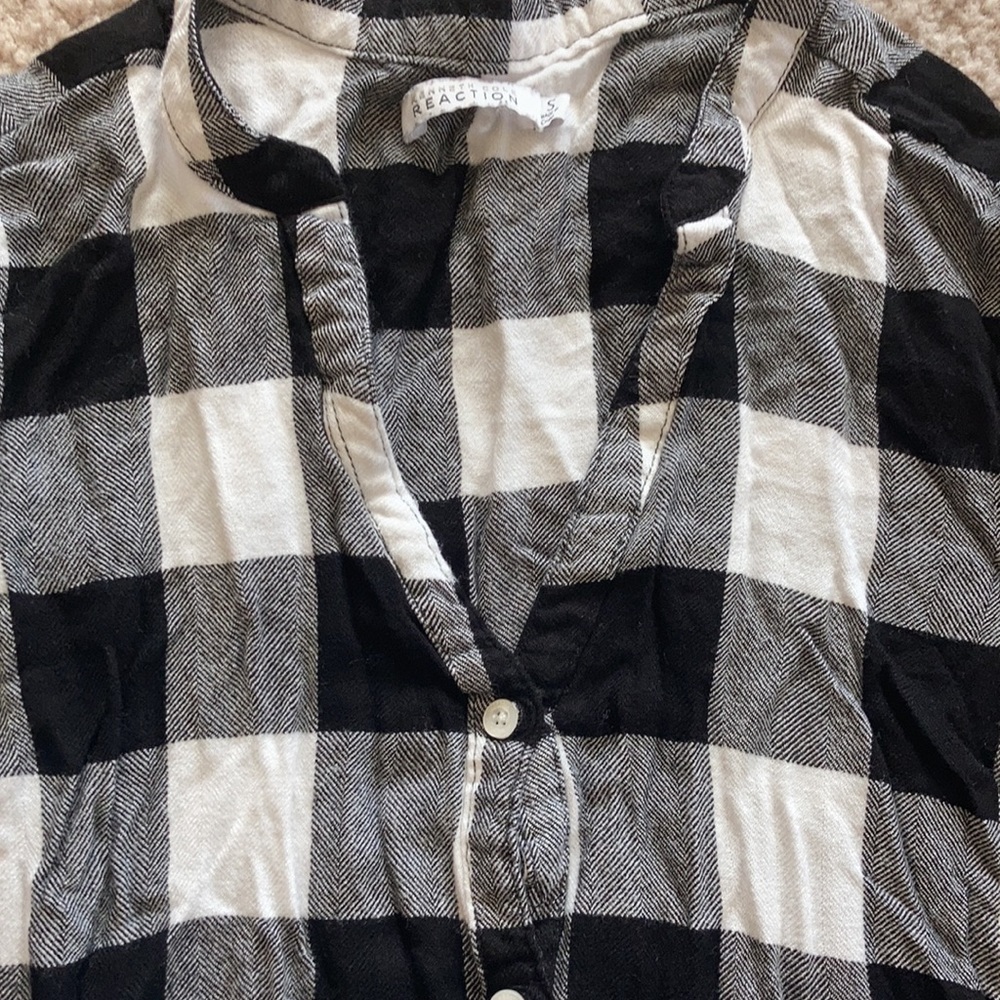 Kenneth Cole top - Picture 2 of 3